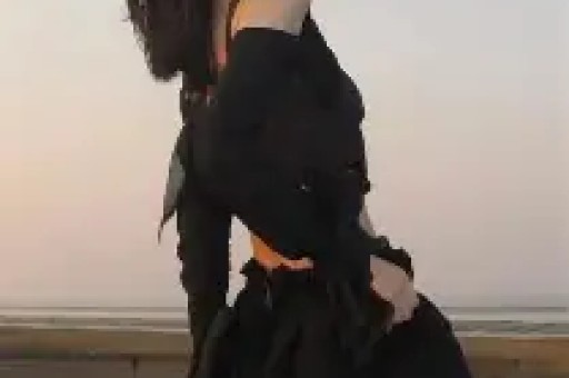 详细阅读:曝大批演员计划开演唱会这是快速变现的新赛道引发割韭菜争议 曝大批演员计划开演唱会这是快速变现的新赛道引发割韭菜争议