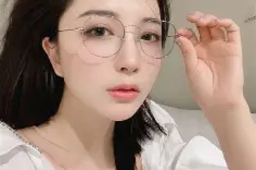 刘晓庆被指耍大牌现身河南万岁山和王婆同台全场冷脸拒讲话 刘晓庆被指耍大牌现身河南万岁山和王婆同台全场冷脸拒讲话